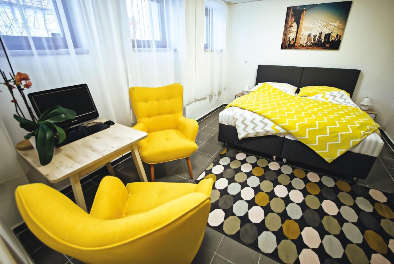 Nice Accommodation In Mikulov Exterior foto