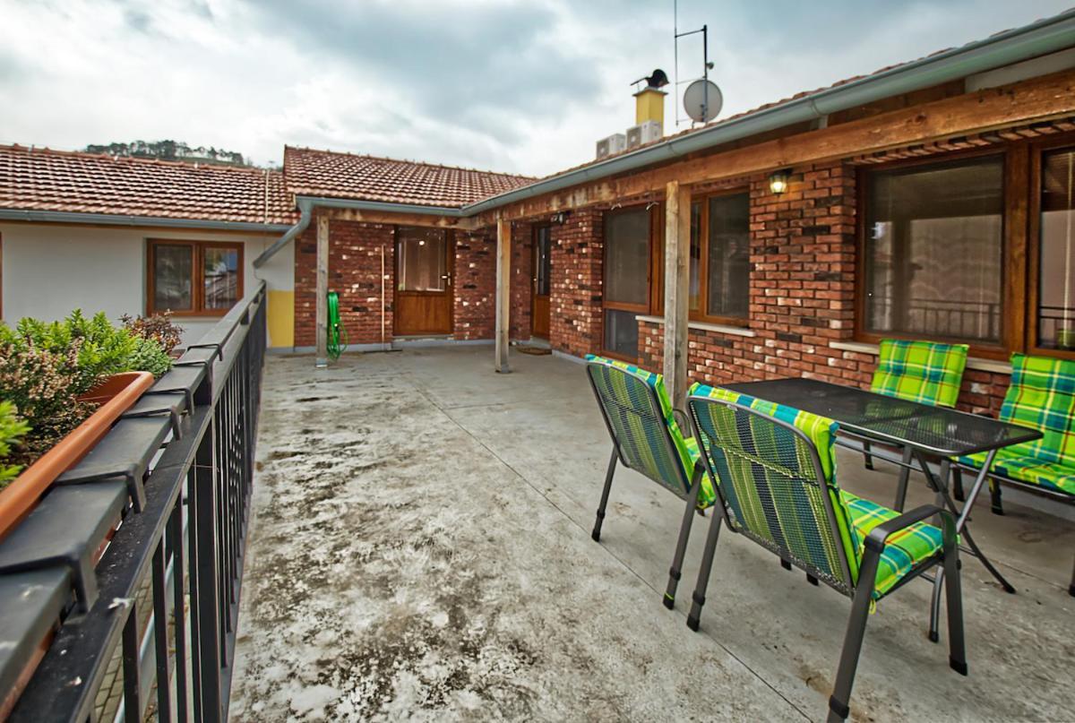 Nice Accommodation In Mikulov Exterior foto